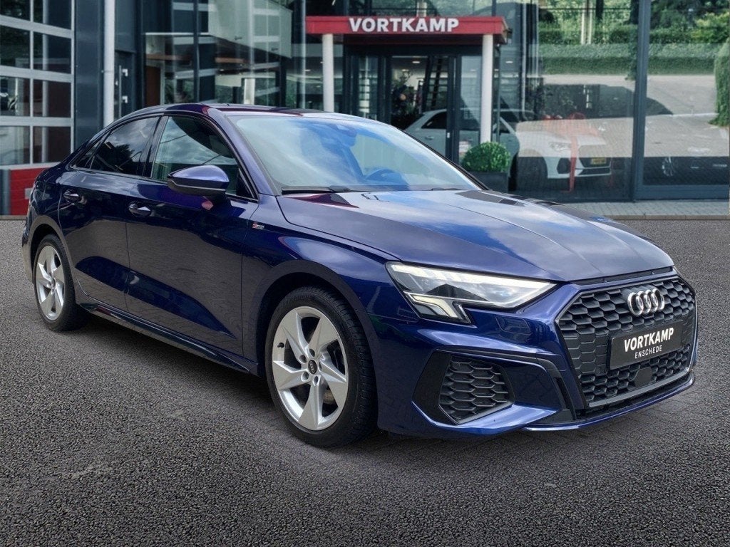 Audi A3 30 TFSI S-LINE MATRIX-LED/PDC/STOELVERW/PDC/NAVI, Auto's, Audi, Gebruikt, 680 kg, Met garantie (alle), Blauw