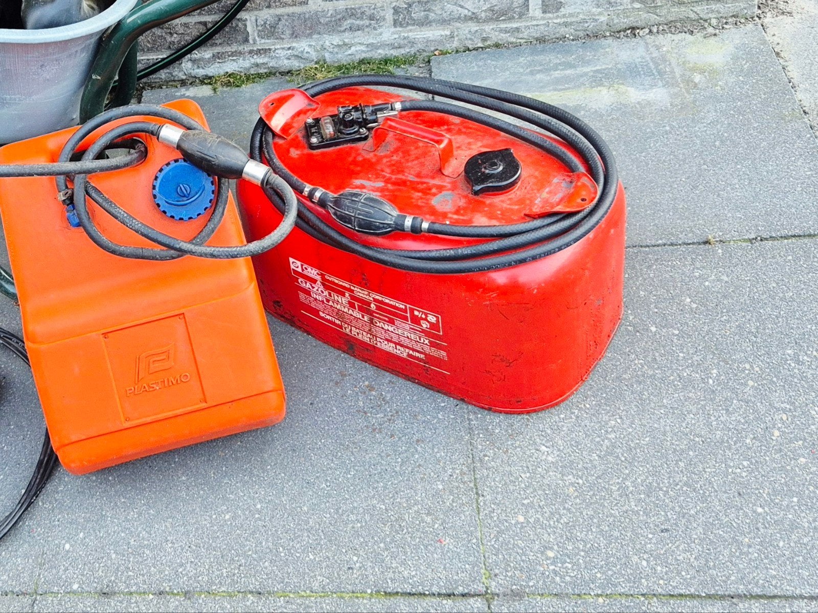 Brandstoftanks met slang voor buitenboordmotor, Watersport en Boten, Ophalen of Verzenden, Gebruikt, Motor en Techniek