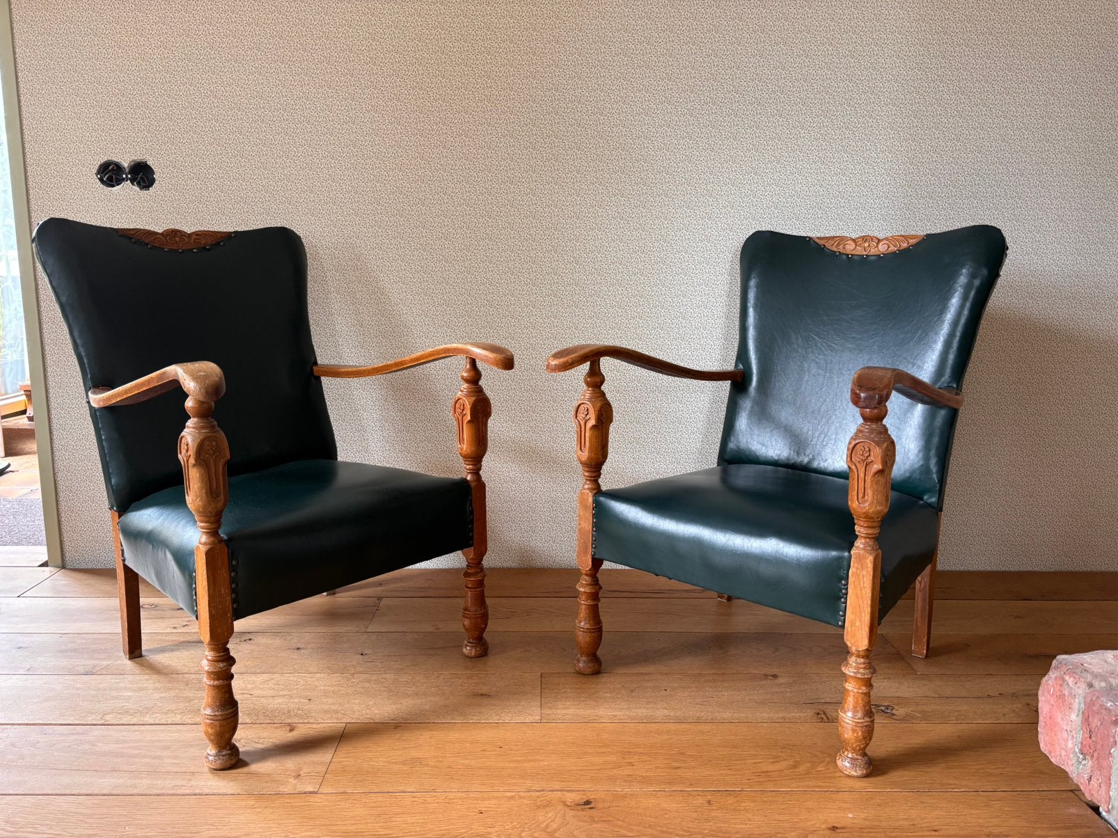 Twee oude handgemaakte stoelen, Ophalen of Verzenden, Gebruikt, Minder dan 75 cm, 50 tot 75 cm