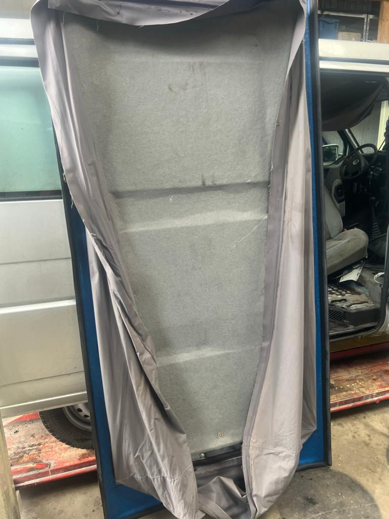 Plat hefdak voor VW T4 (past mogelijk op andere bussen), Caravans en Kamperen, Ophalen, Gebruikt
