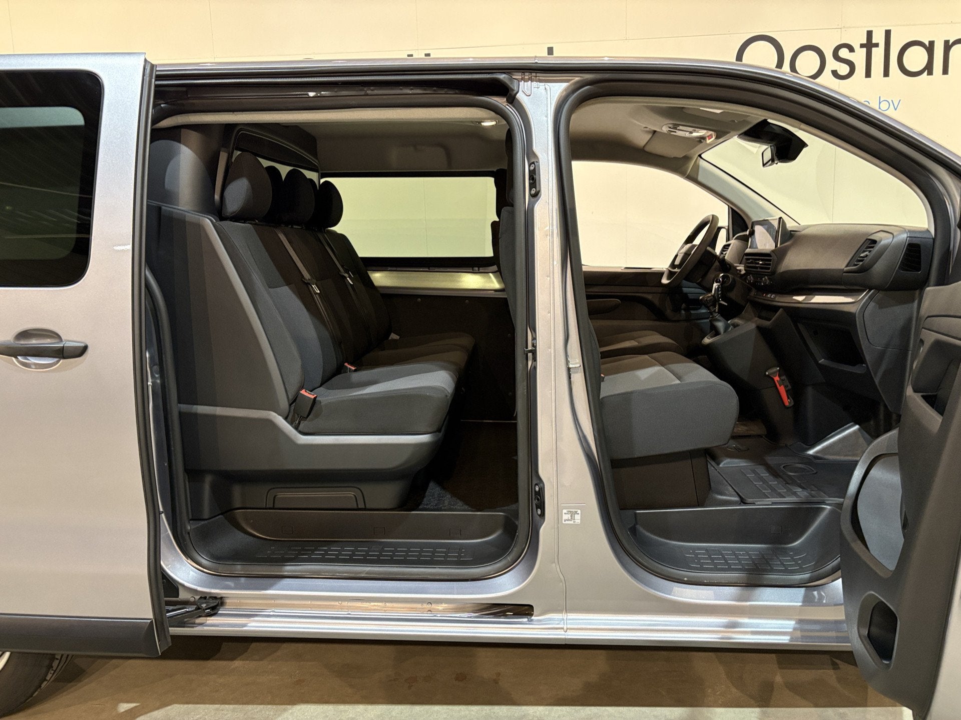 Opel Vivaro 2.0 Diesel 145 PK L3 DC 6 persoons / Airco / Cru, Auto's, 145 pk, Stof, Gebruikt, 4 cilinders