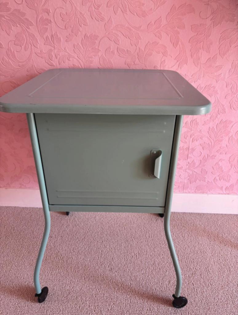 Ikea nachtkastjes Limited Edition, Huis en Inrichting, Ophalen, Zo goed als nieuw, Minder dan 45 cm, Minder dan 55 cm