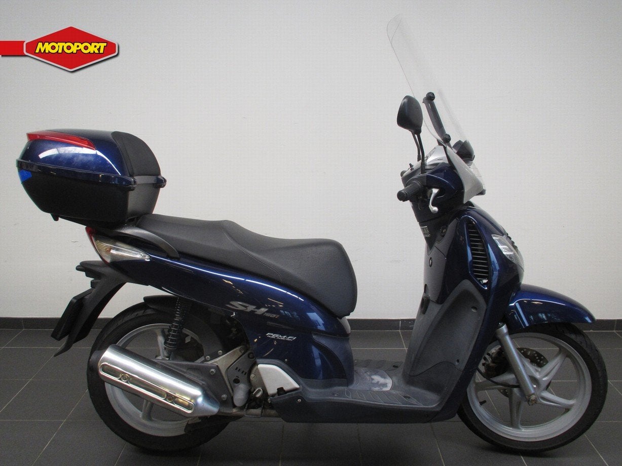 Honda SH 150 (bj 2006), Scooter, Doornveld 180-184
B-1731  ZELLIK, BE, Honda Motor Europe Ltd, Belgian Branche, Info@honda-eu.com