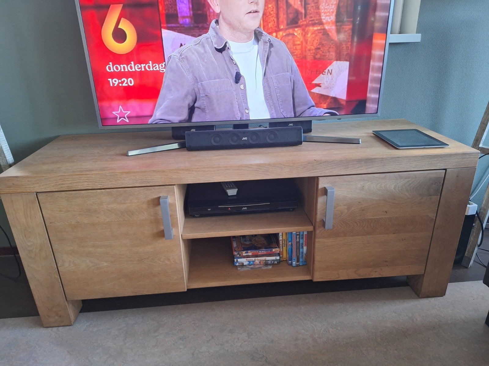 TV meubel, massief eiken z.g.a.n., Huis en Inrichting, Kasten | Televisiemeubels, Ophalen, 150 tot 200 cm, Eikenhout, Zo goed als nieuw