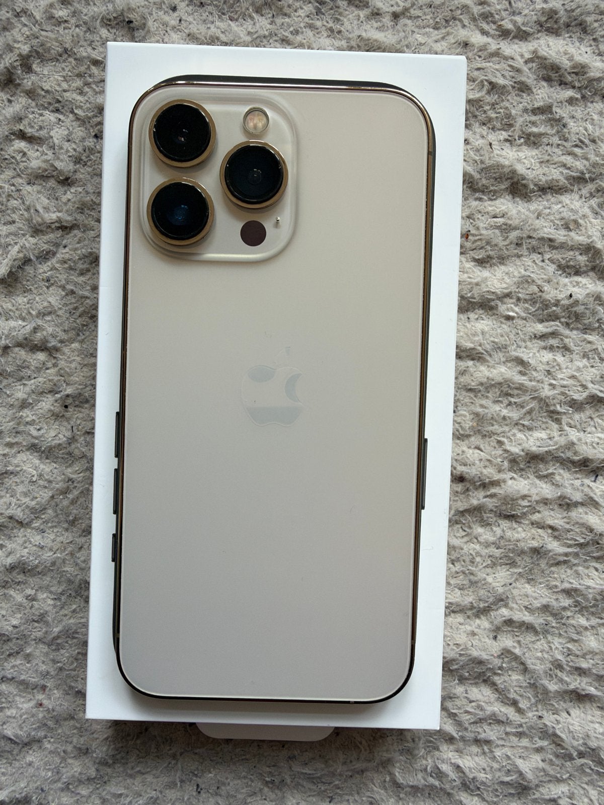 Foto 2 van iPhone 13 Pro Goud 128GB - Goed Werkend