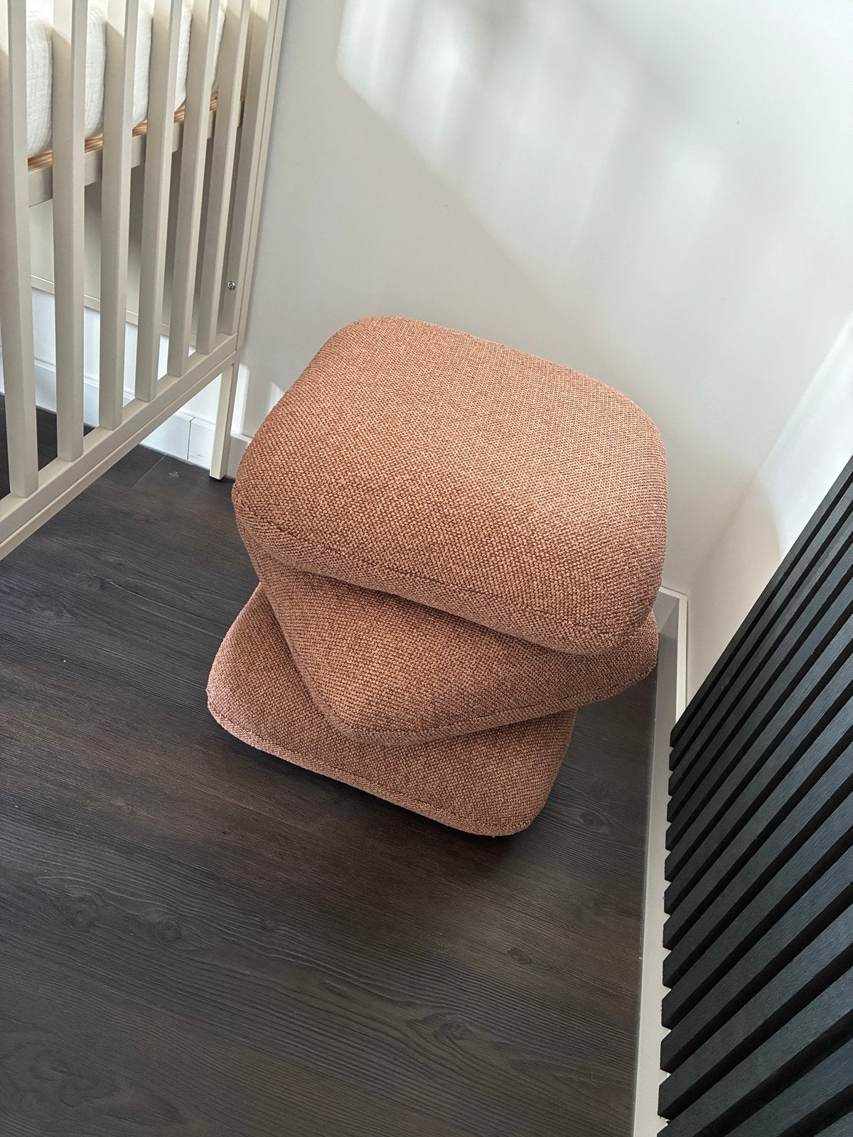 Draaibare poef Light&living Terra - Zo goed als nieuw, Huis en Inrichting, Banken | Voetenbanken en Poefen, Ophalen, Minder dan 50 cm