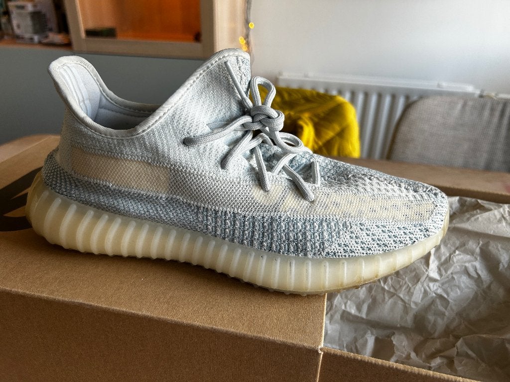 Yeezy boost 350 CLOWHT 43,5, Wit, Ophalen of Verzenden, Yeezy, Sneakers of Gympen