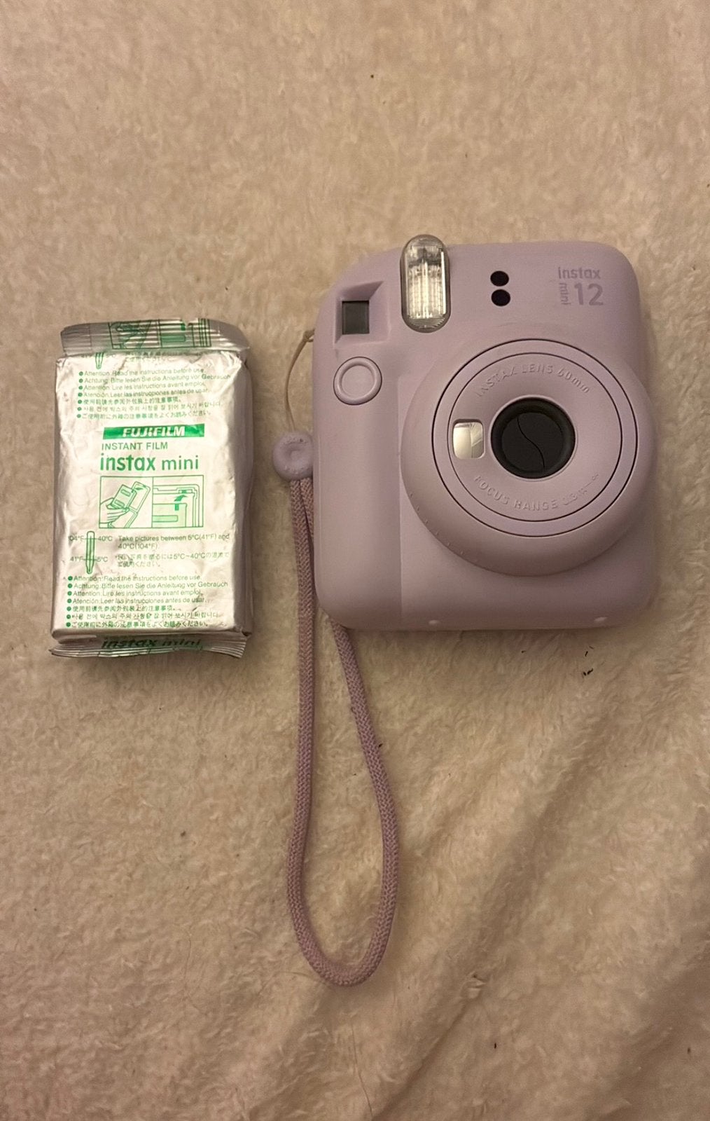 Fujifilm Instax Mini 12 instant camera + 2 gratis fotopapier