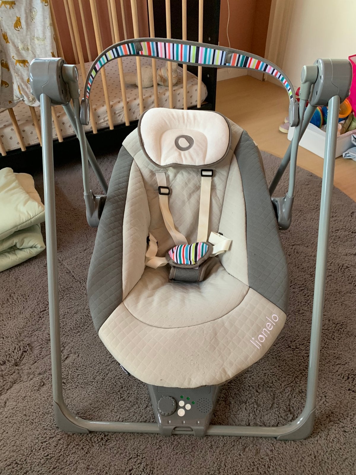 Elektrische schommelstoel baby Lionelo, Kinderen en Baby's, Wipstoeltjes, Gebruikt, Schommelstoel, Met gordel(s) of riempje(s)