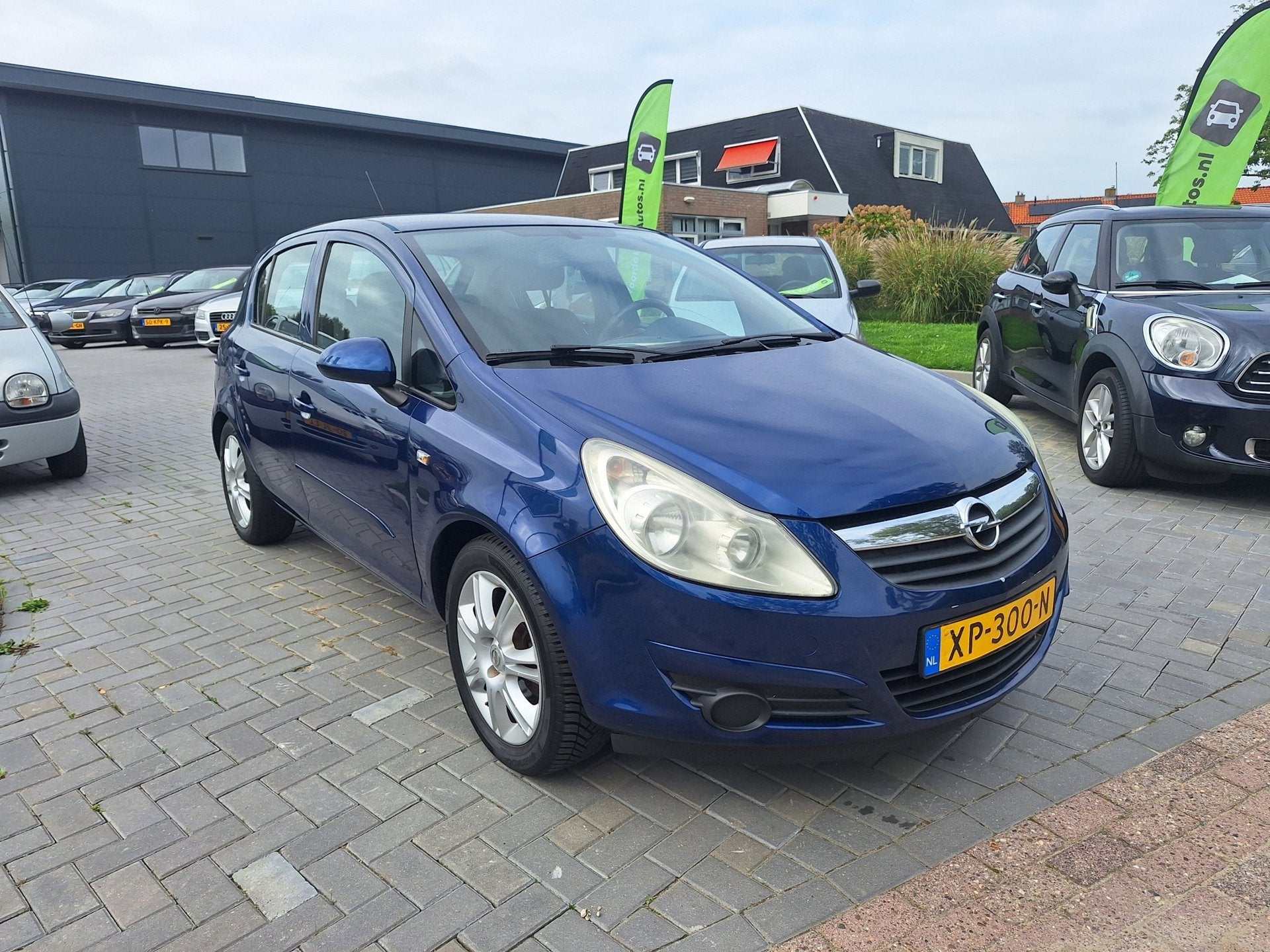 Foto 2 van Opel Corsa 1.2-16V Essentia / 155.677 km / APK september 202
