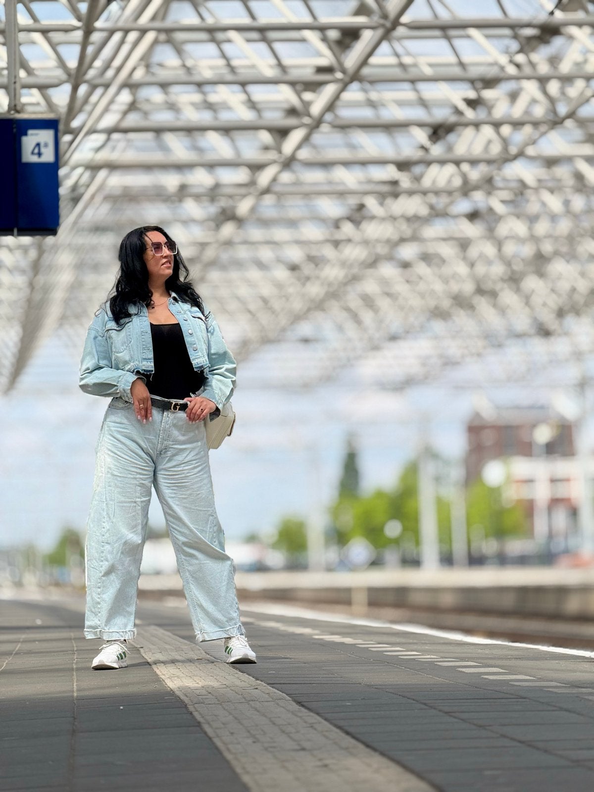 Trendy lichtblauwe wide-leg denim jeans, Ophalen of Verzenden, Zo goed als nieuw, Blauw, W33 - W36 (confectie 42/44)