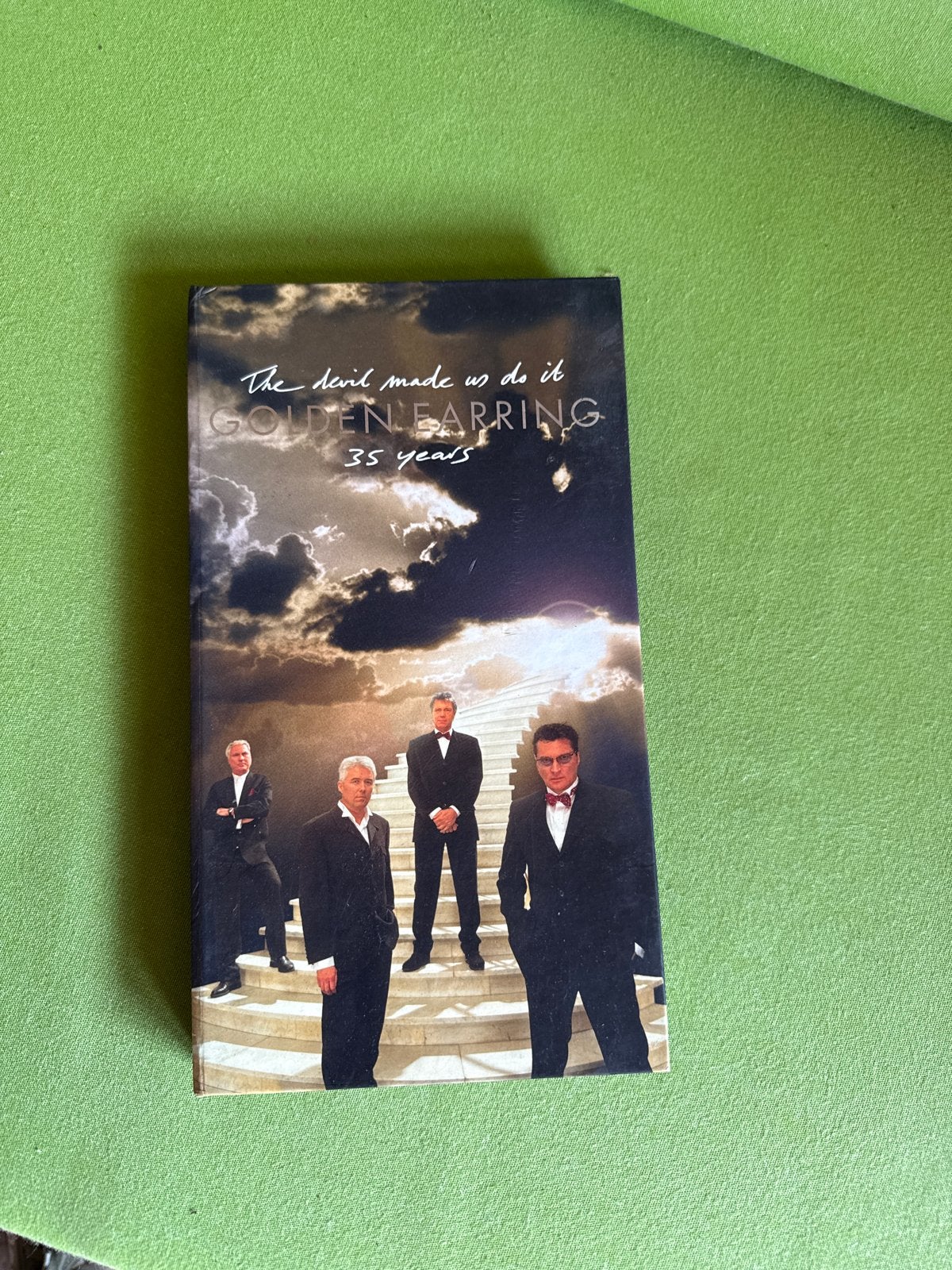 Golden Earring - The Devil Made Us Do It: 35 Years (4CD), Ophalen, Boxset, Zo goed als nieuw, Inclusief boekje