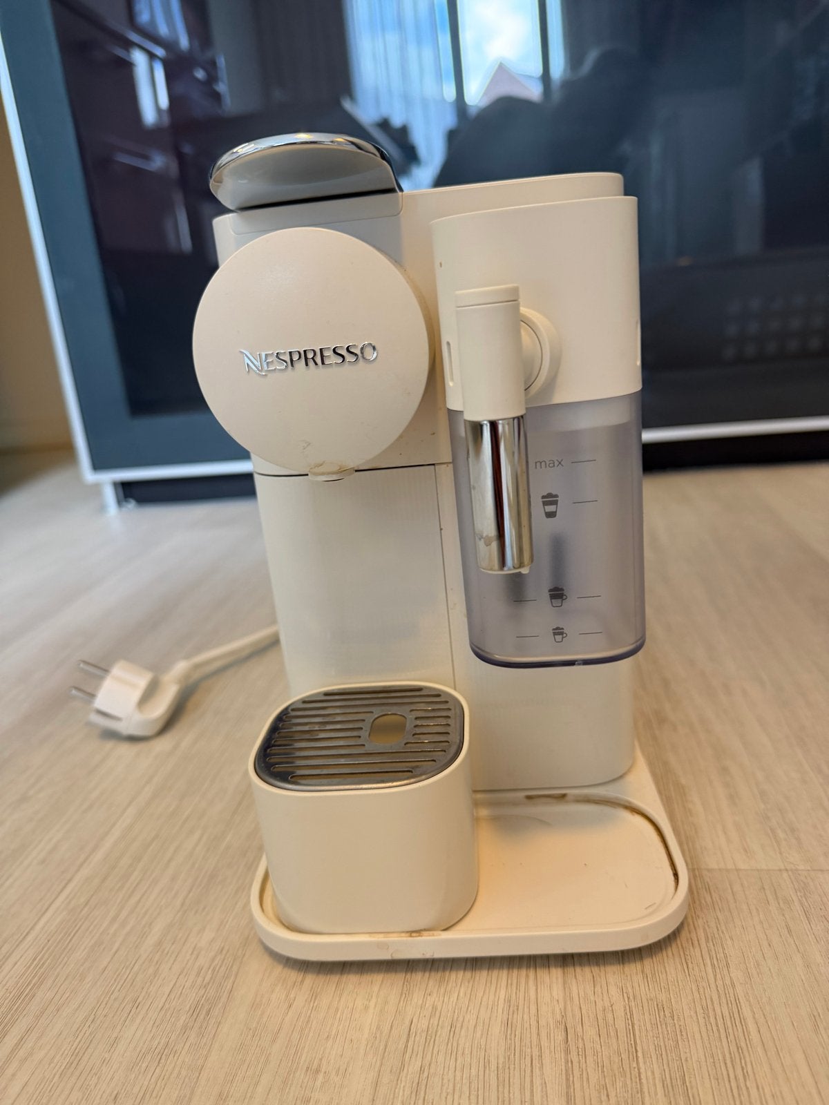 Nespresso De'Longhi Vertuo Pop Koffiezetapparaat Wit, Gebruikt, Koffiemachine, Ophalen of Verzenden, 2 tot 4 kopjes