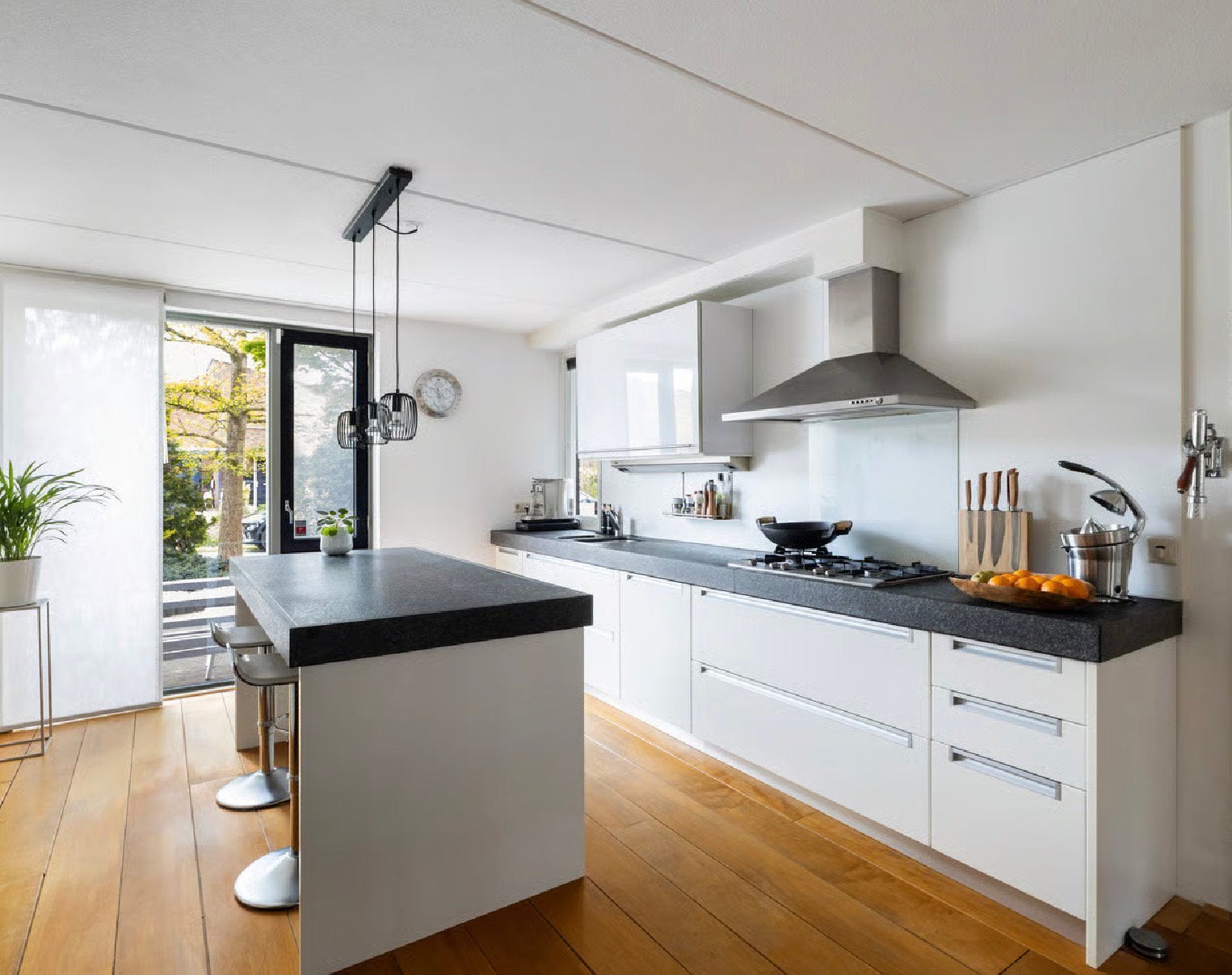 Volledige keuken met keukeneiland, vaatwasser en koelkast, Huis en Inrichting, Ophalen, Gebruikt, Wit, Overige typen