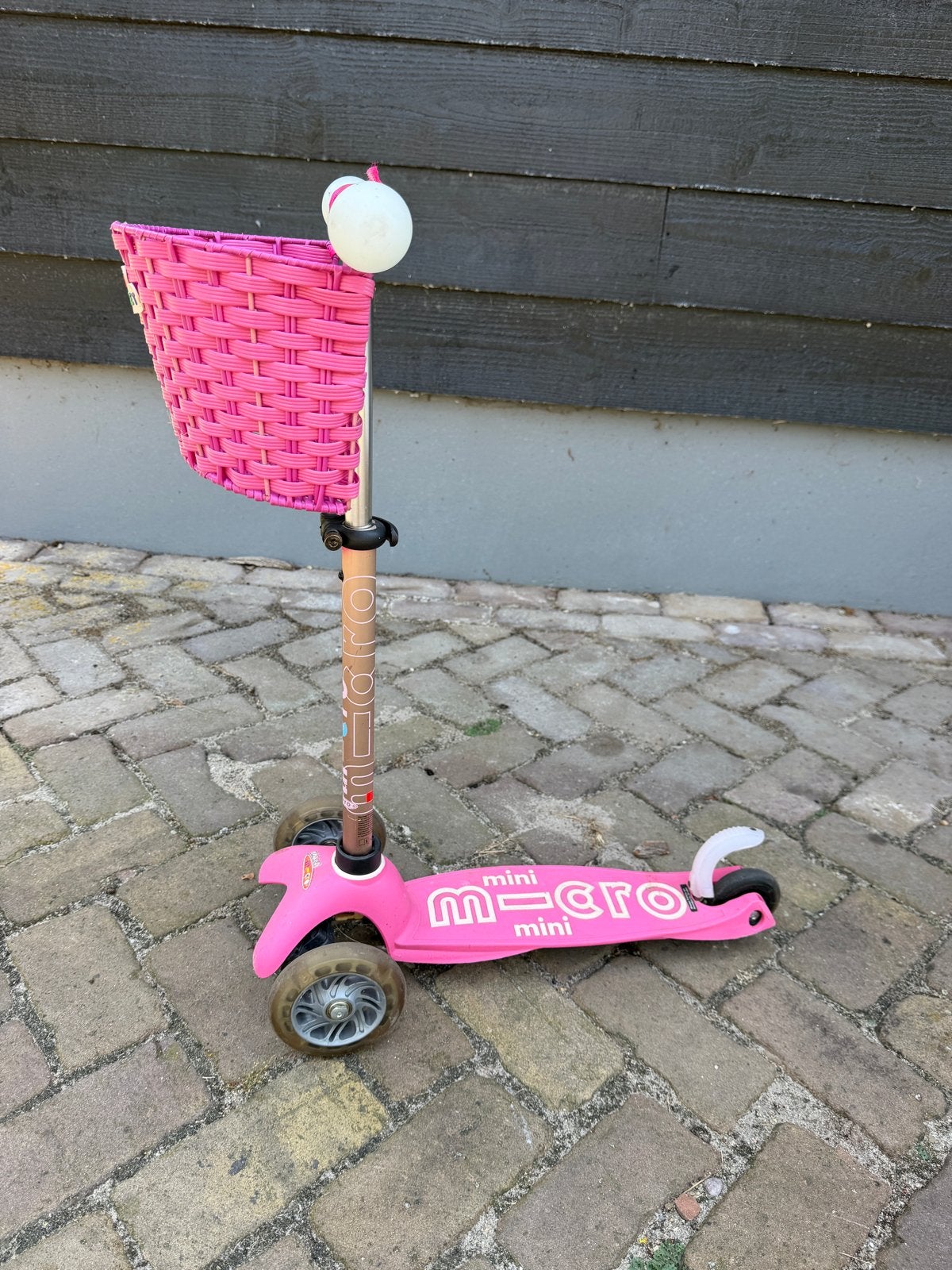 Micro Mini Step Roze met Mandje en Lichtjes, Ophalen of Verzenden, Gebruikt, Gewone step