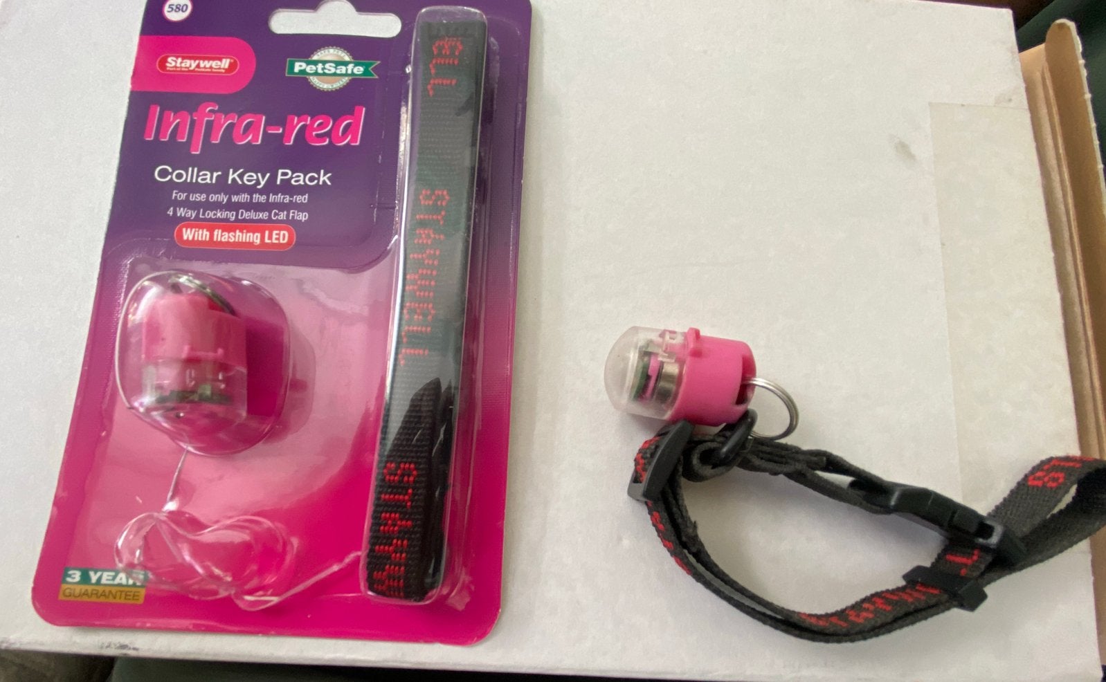 Infrarood kattenluik halsband, Ophalen of Verzenden, Zo goed als nieuw