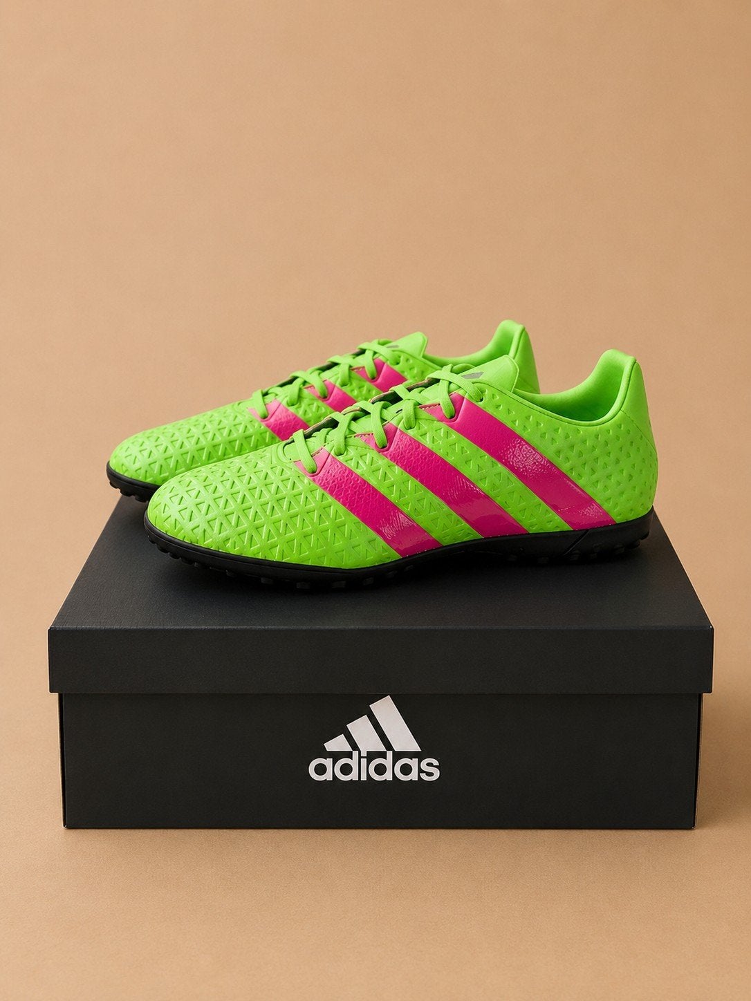 Adidas Ace 16.4 TF Fluorgroen/Roze, Maat XS of kleiner, Schoenen, Nieuw, Ophalen of Verzenden