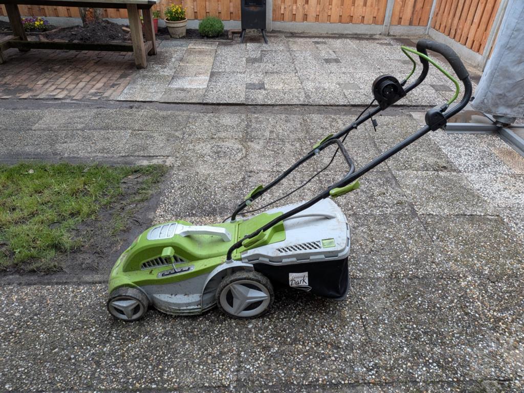 Grasmaaier van het merk Central Park met verschillende maais, Tuin en Terras, Grasmaaiers, Ophalen, Gebruikt, Central Park, Elektrische grasmaaier