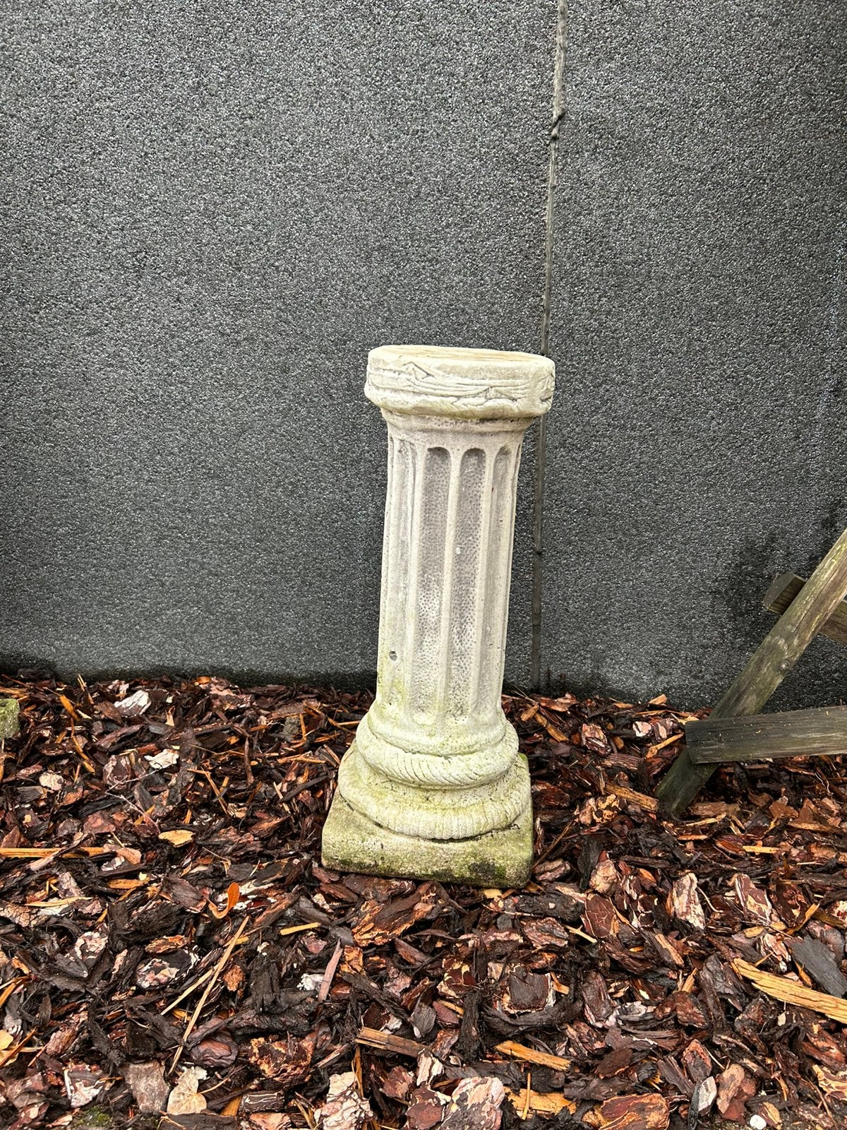 Sokkel of pilaartje voor in de tuin, Ophalen, Gebruikt