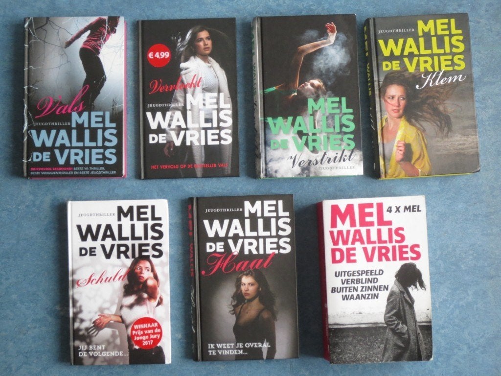 10x Mel Wallis de Vries - Vals Verstrikt Klem Schuld Haat +4, Ophalen of Verzenden, Gelezen, Mel Wallis de Vries