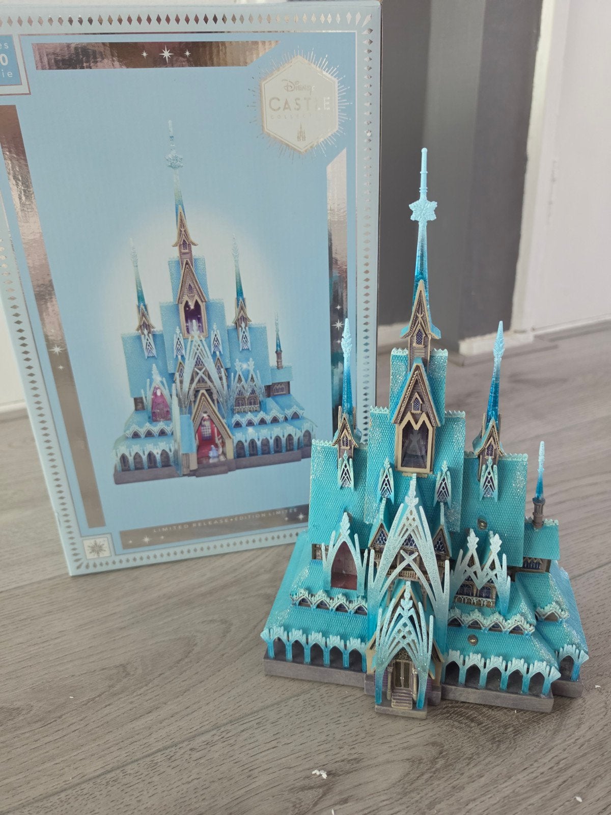 Disney Castle Collection Frozen Arendelle Kasteel, Verzamelen, Ophalen of Verzenden, Overige figuren, Zo goed als nieuw, Beeldje of Figuurtje