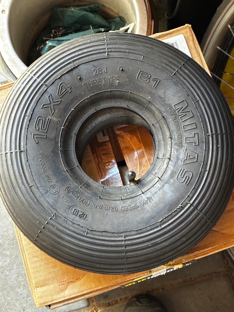 Mitas B1 12x4 banden met binnenband. Max 100 km/u pAV40 41, Ophalen, Nieuw