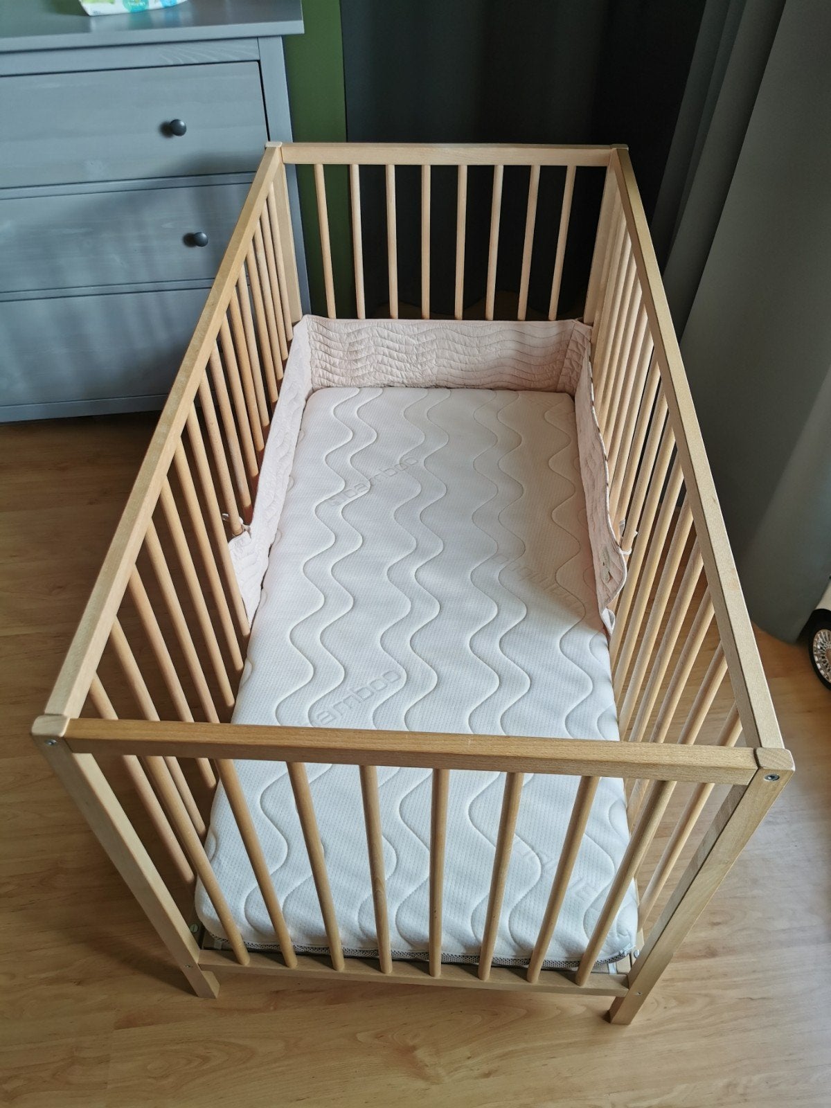 Ledikantje IKEA 60x120 cm + ecologisch matras, Kinderen en Baby's, Ophalen, Ledikant