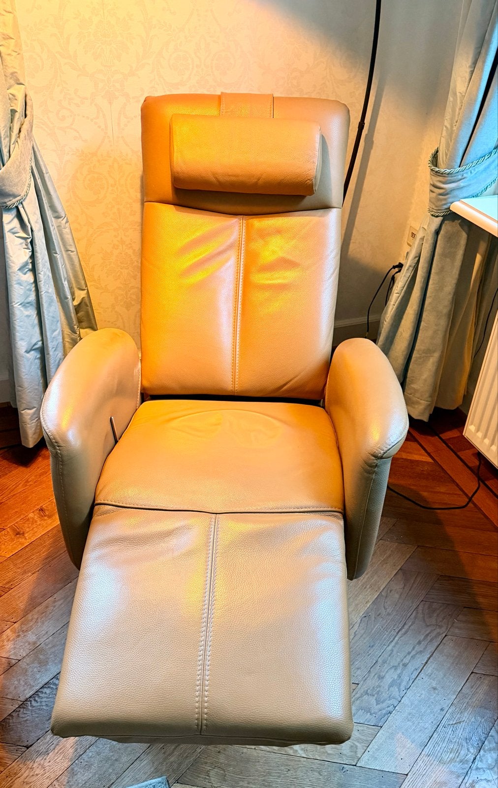 Leren Relaxfauteuil - Comfortabel en Verstelbaar, Huis en Inrichting, Fauteuils, Gebruikt, Leer, 75 tot 100 cm, Ophalen