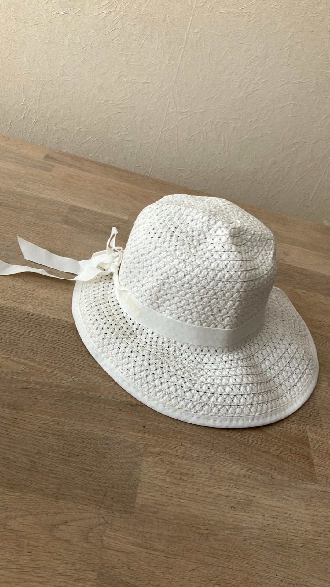 Leuke wit stro hoed nog nieuw, Kleding | Dames, Hoeden en Petten, Ophalen of Verzenden, Zo goed als nieuw, One size fits all