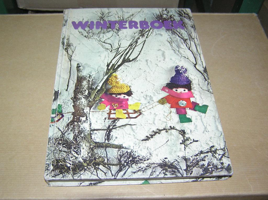  Margriet winterboek 1972(1), Gelezen, Ophalen of Verzenden, Diverse schrijvers, Fictie