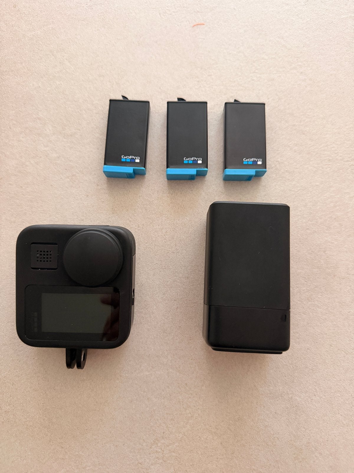 GoPro MAX 360 Camera – Inclusief 3 Batterijen & Duo Charger, Audio, Tv en Foto, Ophalen of Verzenden, Zo goed als nieuw, GoPro