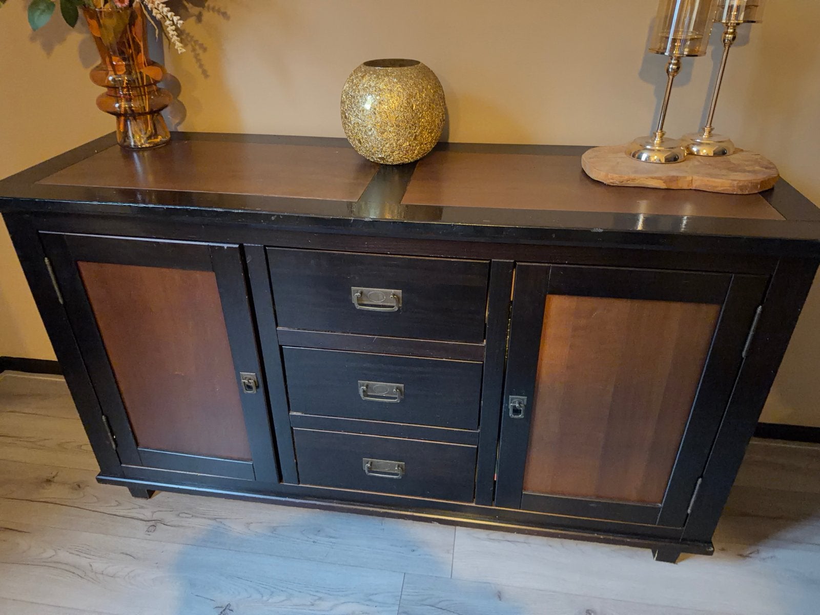 dressoir met lades en deuren