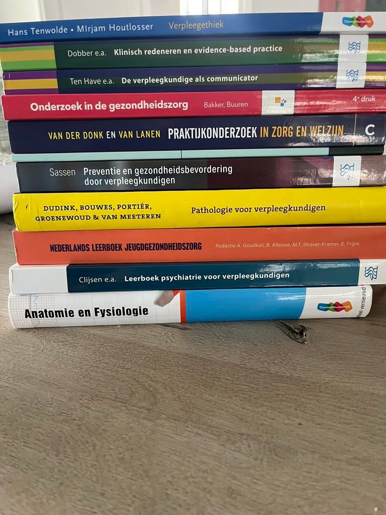 Boeken verpleegkunde jaar 1 HAN ( nijmegen) z.g.a.n, Boeken, Ophalen of Verzenden, Beta, Zo goed als nieuw, HBO