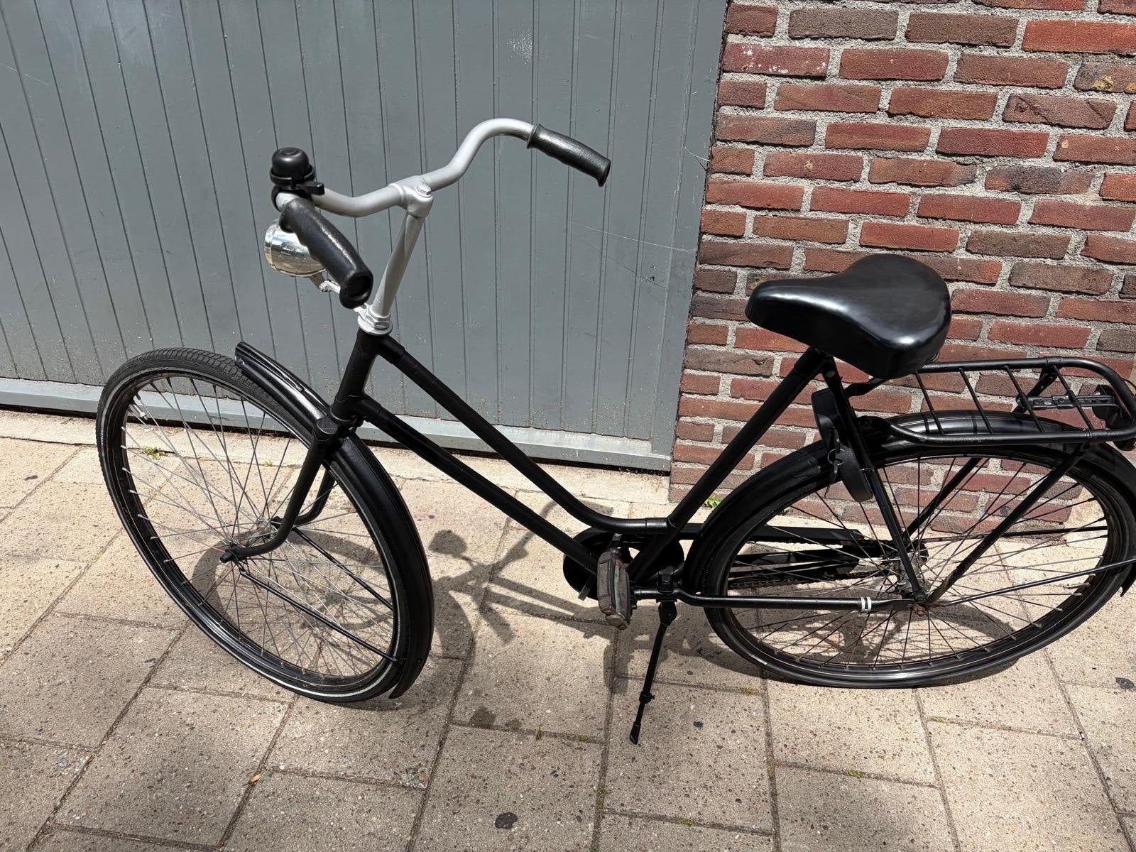 Damesfiets 28 inch met nieuwe standaard, achterlicht en slot, Fietsen en Brommers, Fietsen | Dames | Omafietsen, Ophalen, Gebruikt