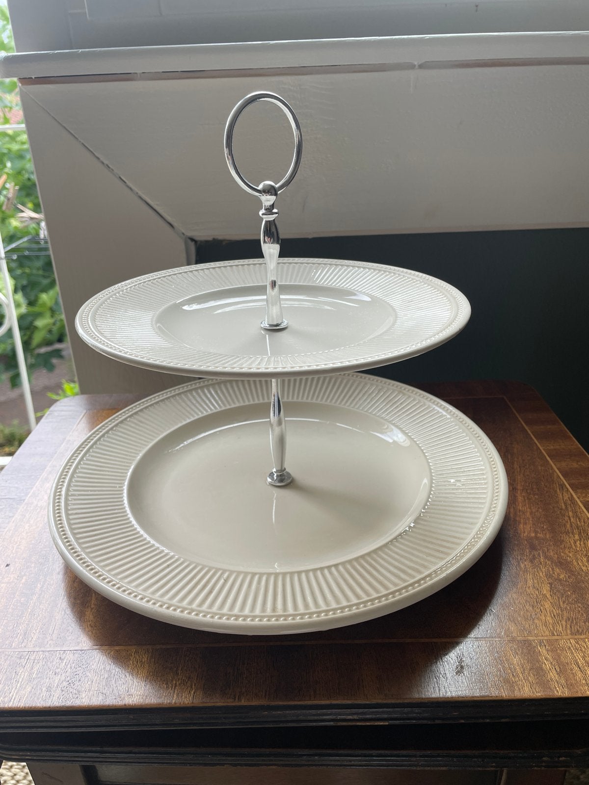 Wedgwood Windsor etagere - 2-laags, Klassiek, Overige typen, Nieuw, Ophalen of Verzenden