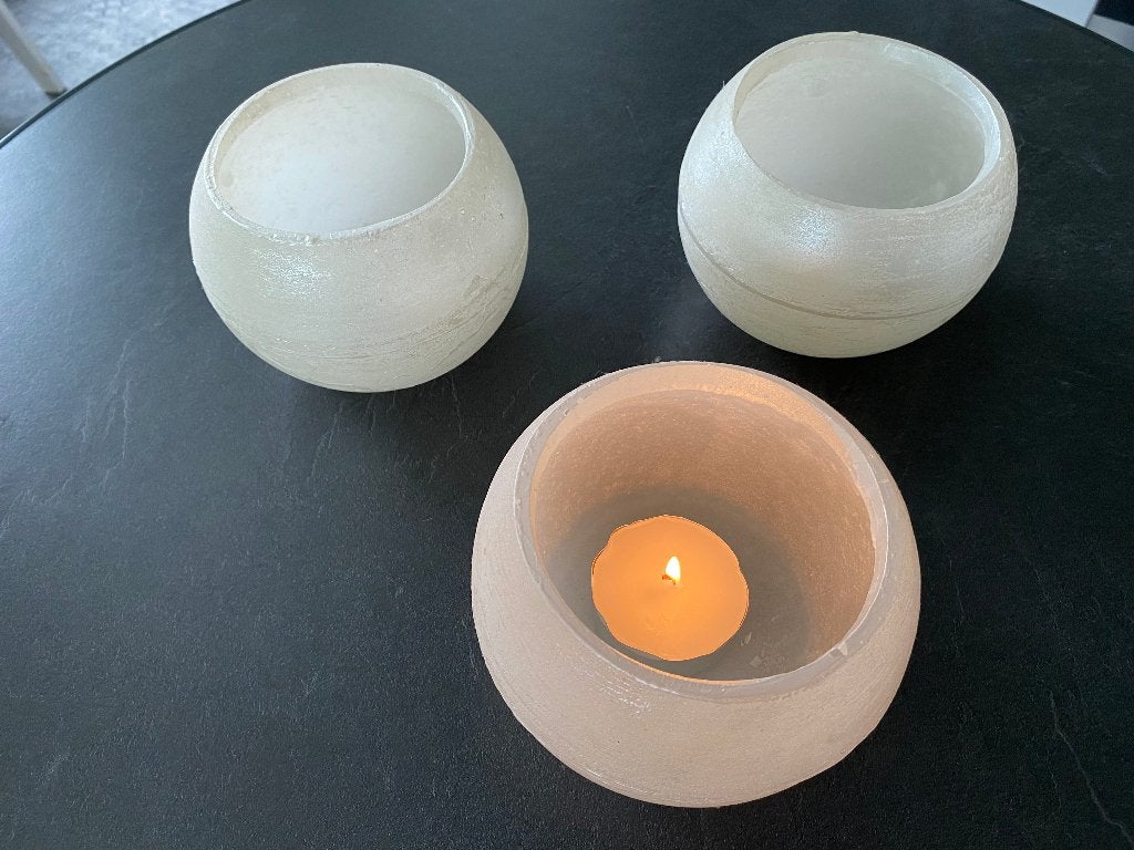 3 bolvormige waxinelicht houders, Waxinelichthouder, Ophalen of Verzenden, 11 cm, Wit