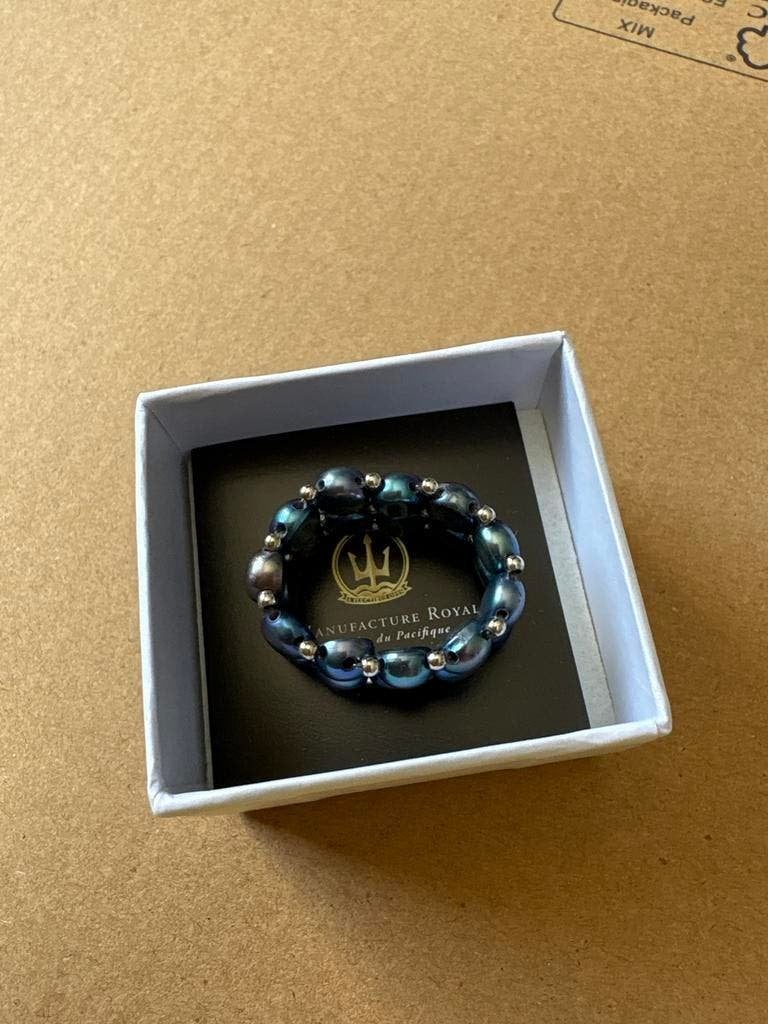 Elegante ring met blauw Zwarte Zoetwaterparels, Overige materialen, Zwart, Ophalen of Verzenden, Zo goed als nieuw