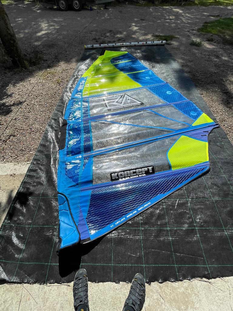 KA Koncept 2023 freerace slalom 7.0 - 7.7 - 8.6, Watersport en Boten, Windsurfen, Ophalen, Met draagtas, 6.5 m² tot 8 m², Zo goed als nieuw