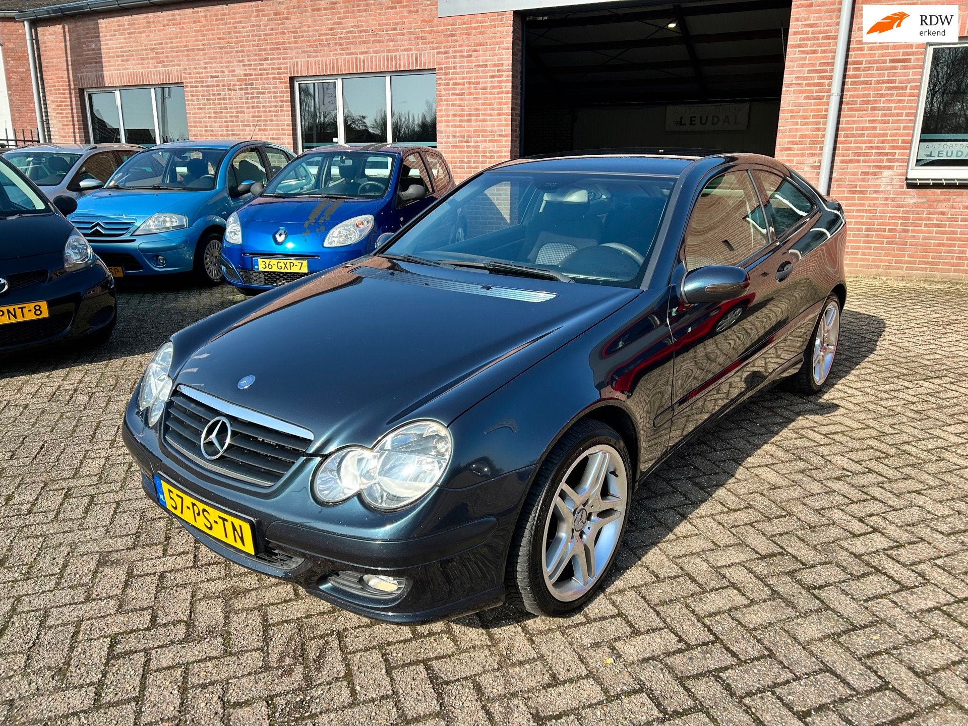 Mercedes-Benz C-klasse Sportcoupé 180 K // 186.000 km NAP, 13 km/l, Gebruikt, 4 stoelen, 1796 cc