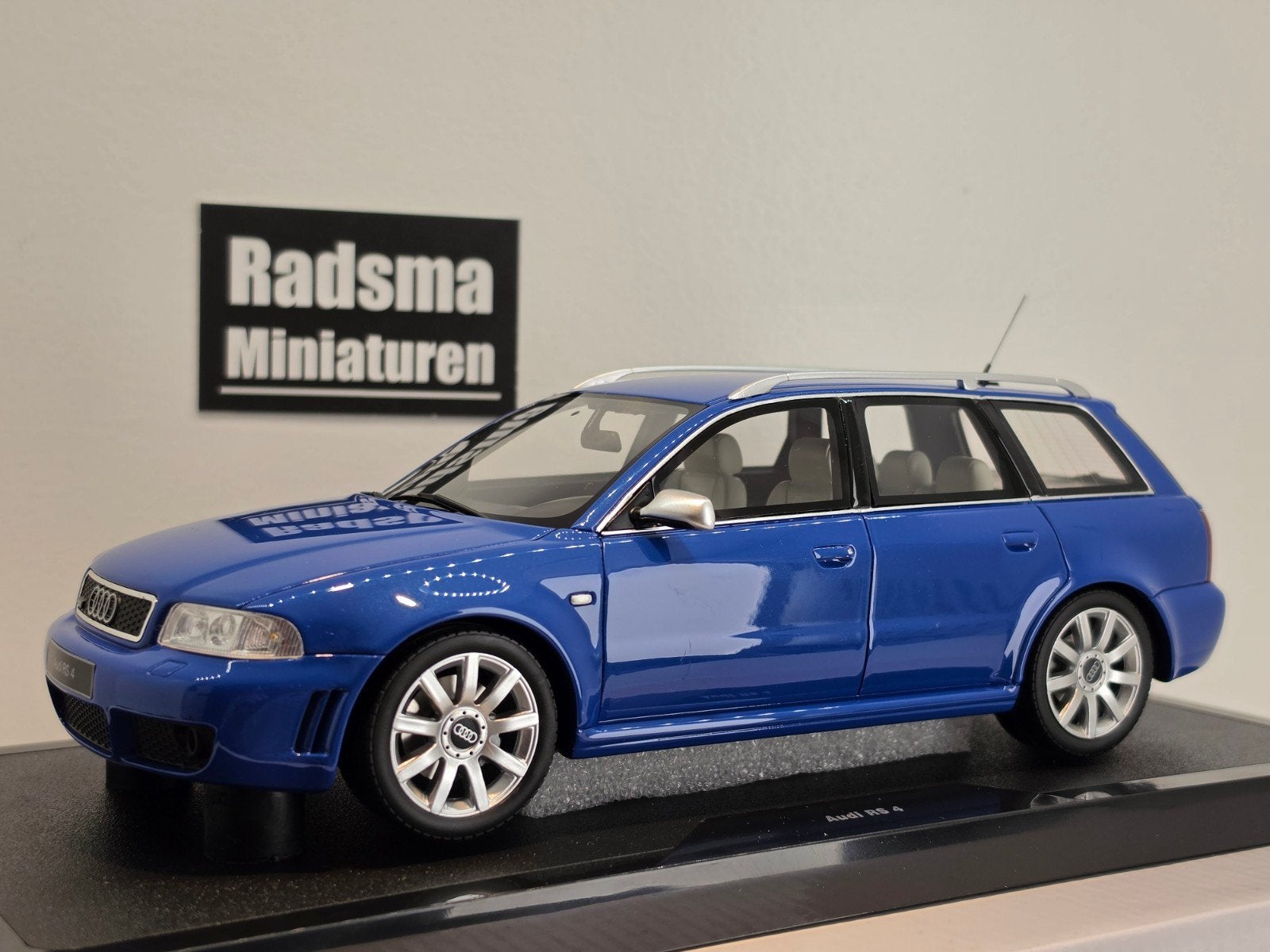 Audi RS4 ( B5 ) Nogaro Blue 2000 - 1:18 Ottomobile, OttOMobile, Auto, Nieuw, Ophalen of Verzenden