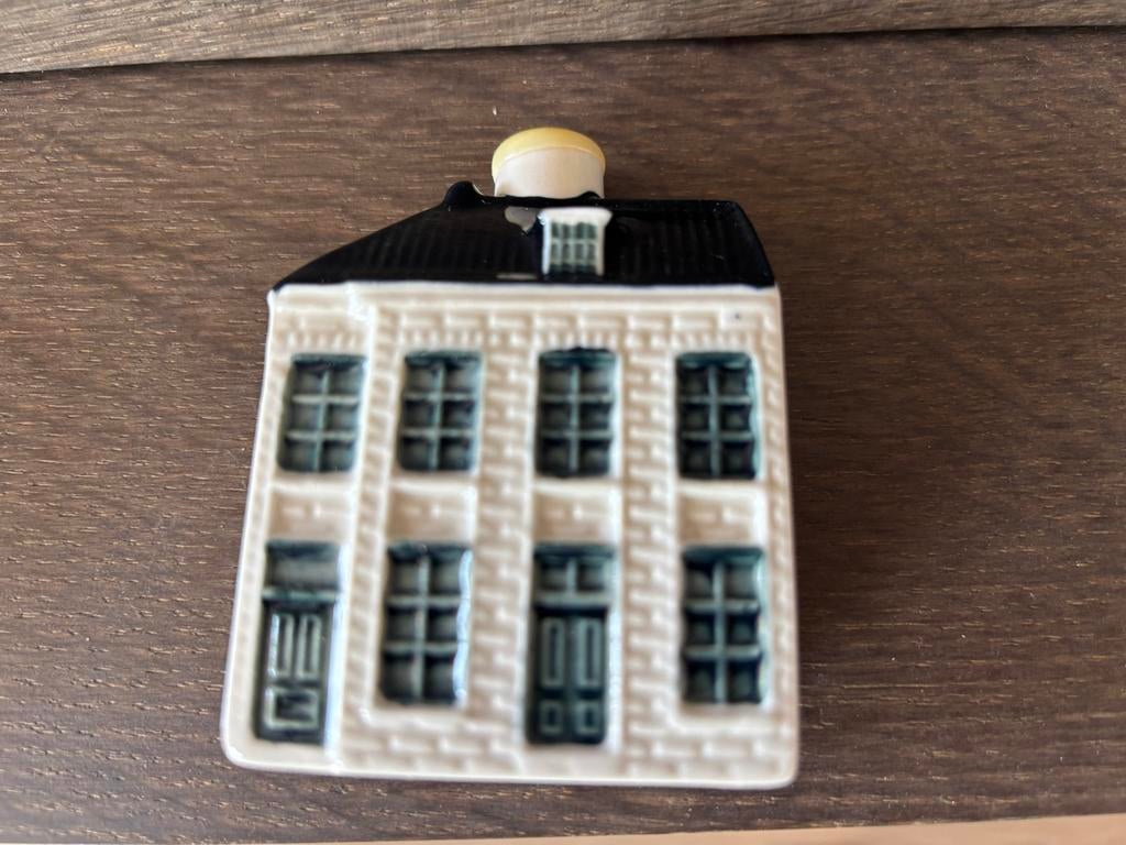 KLM huisje 106 - Bols Jenever - gevuld, Ophalen of Verzenden, Zo goed als nieuw, Gevuld