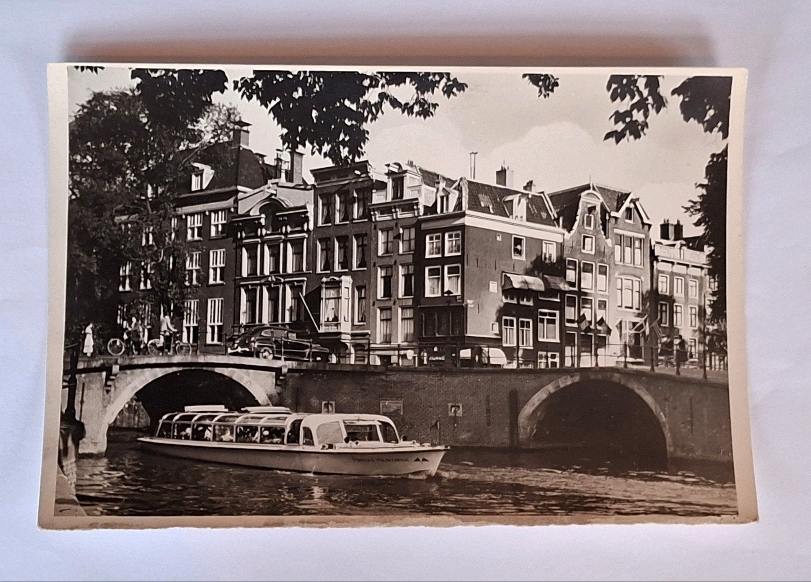 Persfoto-Amsterdam-Herengracht-rondvaartboot-auto, Ophalen of Verzenden, 1940 tot 1960, Overige onderwerpen, Foto