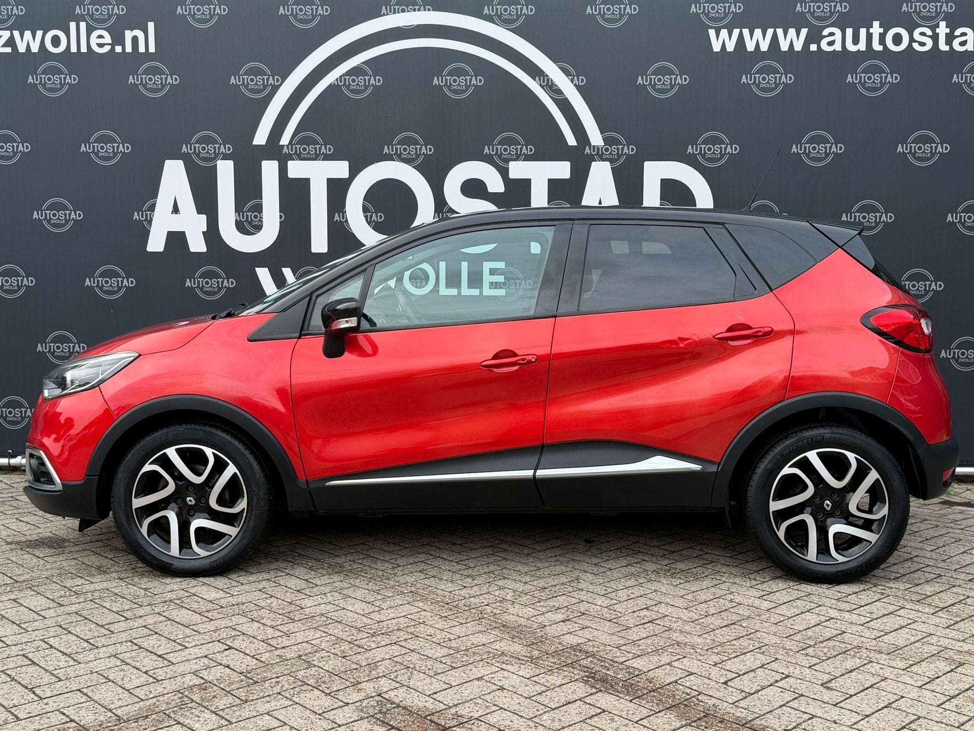 Renault Captur 1.2 TCe Xmod NL-Auto / 1ste Eigenaar / Automa, Dealer onderhouden, 625 kg, 4 cilinders, Nieuw