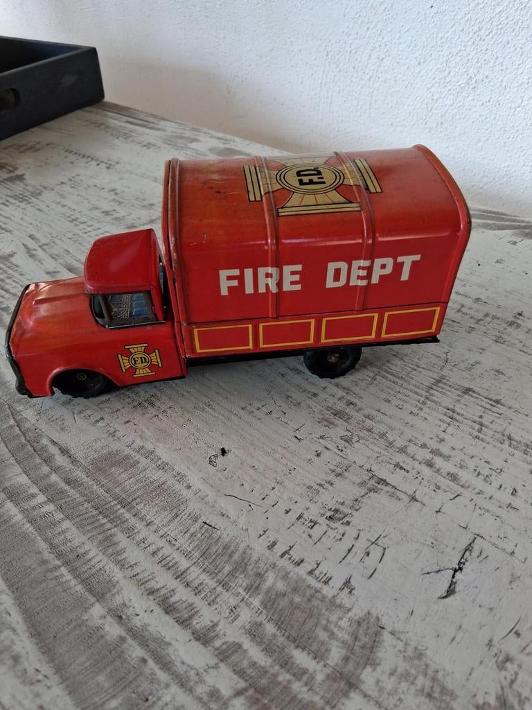 Oude brandweerwagen speelgoed, Ophalen