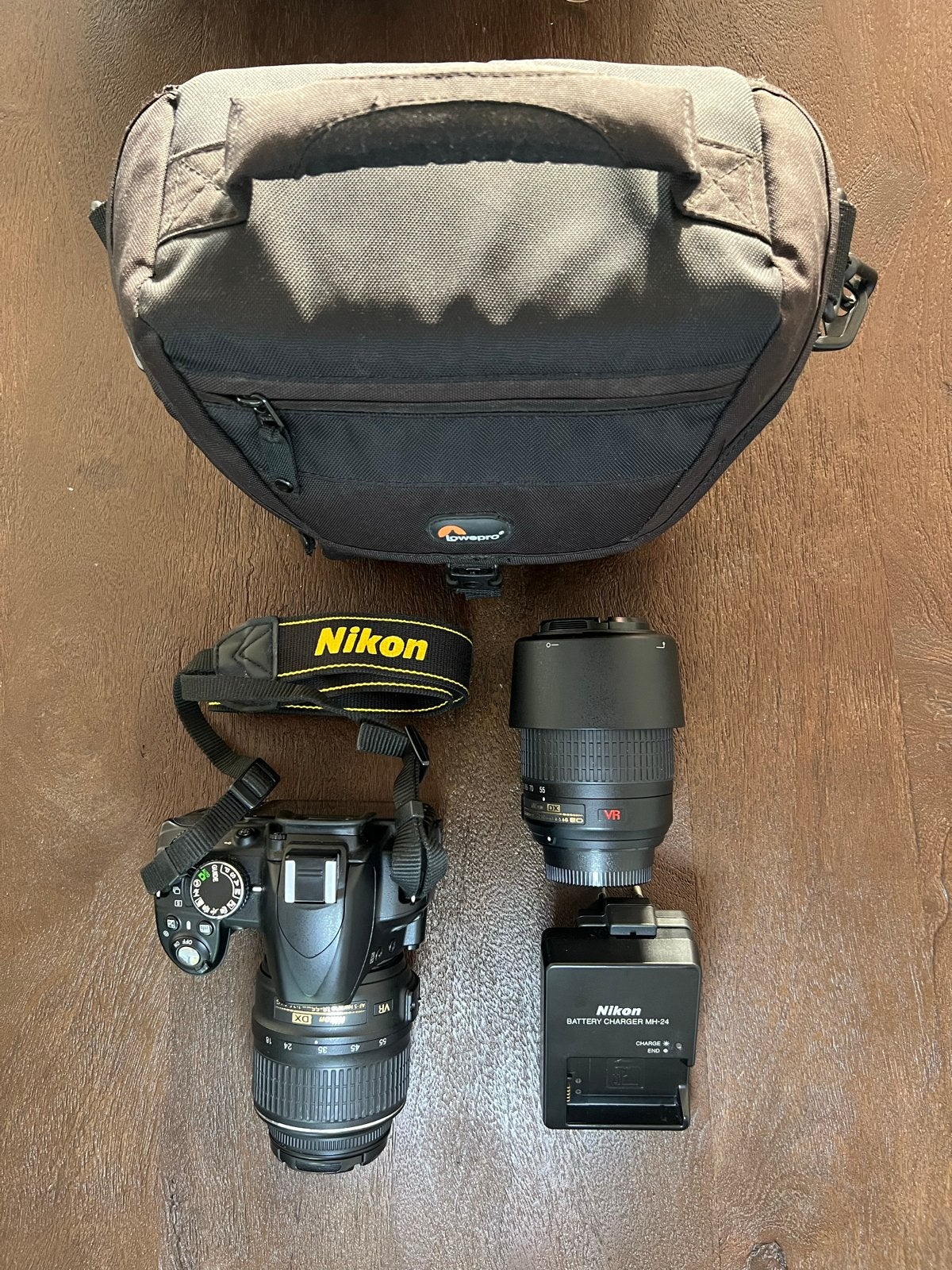 Nikon D3100 Spiegelreflexcamera + 2 lenzen en accessoires, 14 megapixels, Gebruikt, Nikon, 8 keer of meer