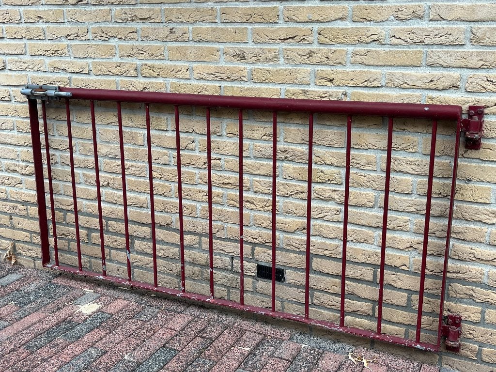 hekkje maat hoog 77cm breed 162,05 cm, Ophalen, Gebruikt