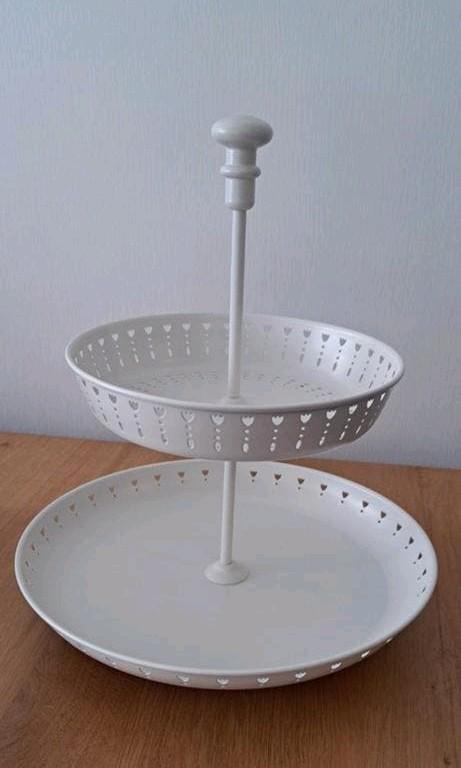 Etagere
Ikea
Kleur off white
Bij interesse evt 2 stuks, Ophalen