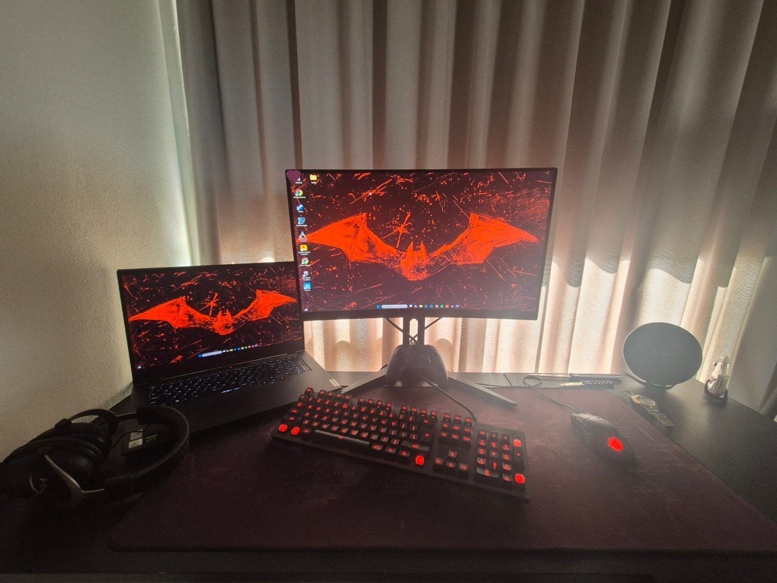 Gaming laptop met extern scherm en accessoires, Met videokaart, 15 inch, Ophalen of Verzenden, Zo goed als nieuw