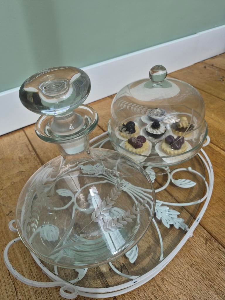 Glazen karaf en taart standaard met stolp, decoratief, Ophalen of Verzenden
