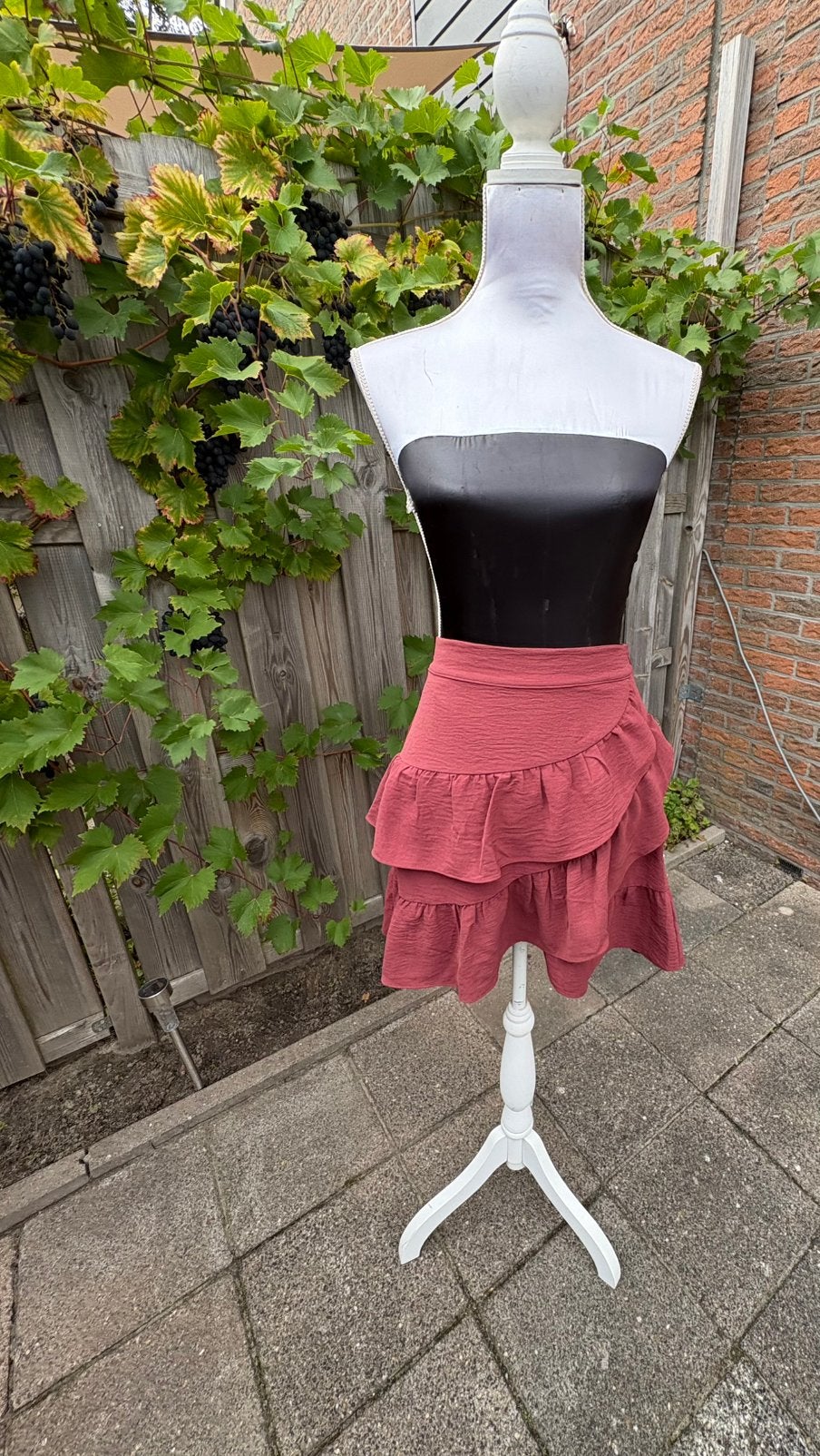 Prachtig gelaagd ruches rokje van Lofty Manner, Kleding | Dames, Rokken, Ophalen of Verzenden, Zo goed als nieuw, Rood, Boven de knie